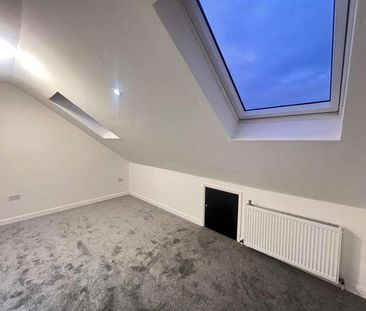 Palmerston Crescent, London, N13 - Photo 2