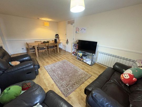 5 bedroom semi-detached house to rent - Photo 1