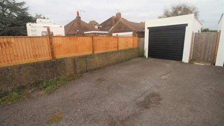 Shaftesbury Avenue, Goring-By-Sea, Worthing - Photo 5