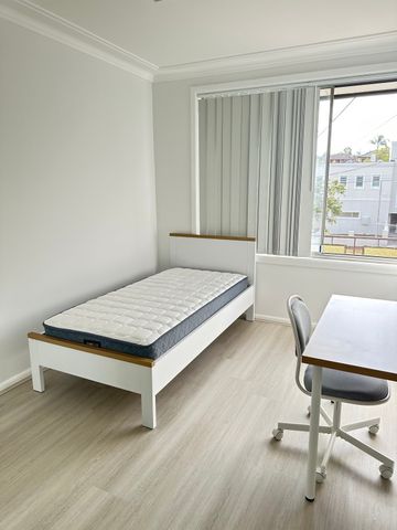 Yagoona - Photo 2