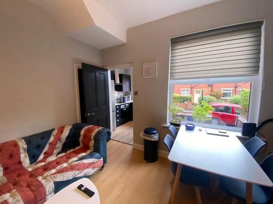 1 bedroom in a house share to rent - Photo 1