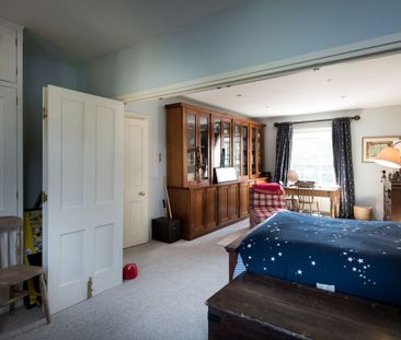 The Gatehouse, Englefield Green - Photo 6