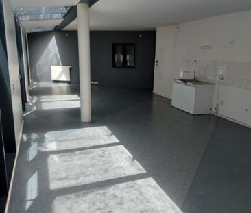 Location Appartement 2 pièces 88m² LORMONT 33310 - Photo 1