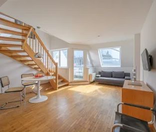 Fully Furnished with A/C for up to 6 months with Balcony - Photo 1