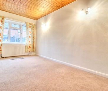 4 bedroom detached house to rent - Photo 5