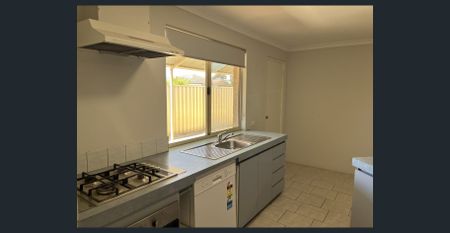 SPACIOUS FAMILY HOME WITH POWERED WORKSHOP AVAILABLE NOW - Photo 4