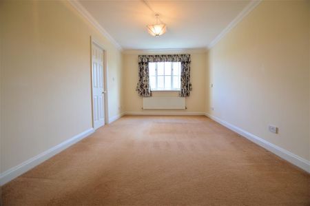 4 bedroom detached house to rent - Photo 4