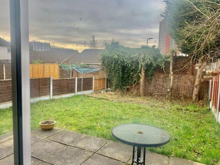 2 bedroom semi-detached house to rent - Photo 5