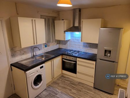 2 bedroom terraced house to rent - Photo 3