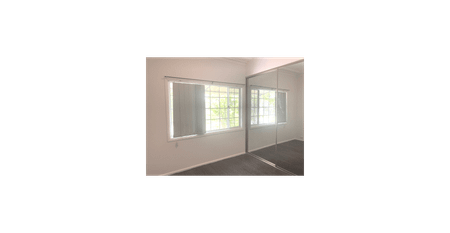 Spacious 4-Bedroom Home with Large Yard & Ample Parking - Photo 2