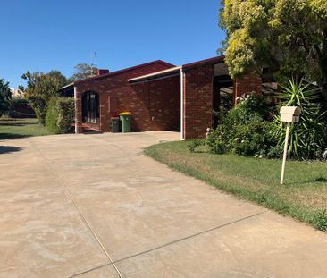 QUIET COURT LOCATION - Photo 5