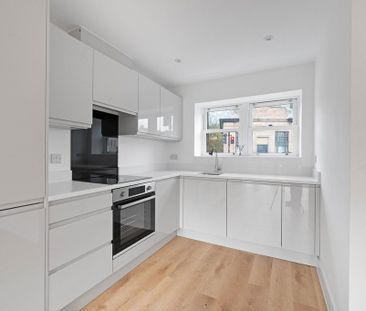 2 bedroom terraced house to rent - Photo 4