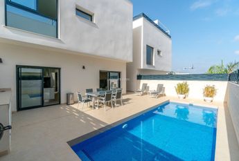 Luxury Villa in Benijófar, for rent