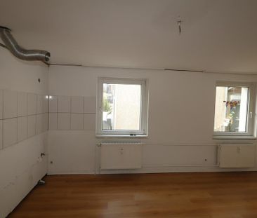 Bezugsfrei ! 3,5-Zimmer Erdgeschosswohnung für Max. 4 Personen mit ... - Foto 1