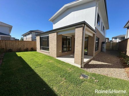 Brand New Four Bedroom Family Home In Prime Location! - Photo 4