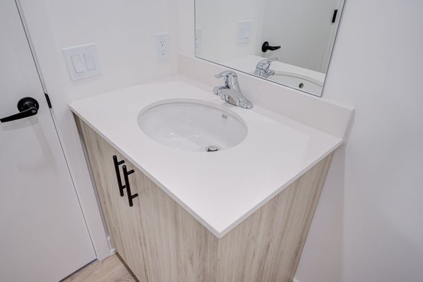 For Lease - 2475 Old Bronte Road Unit# 804, Oakville, Ontario - Photo 1