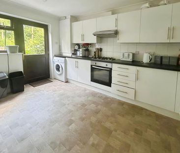 2 bedroom semi-detached house to rent - Photo 3