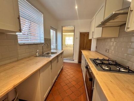 2 bedroom terraced house to rent - Photo 2