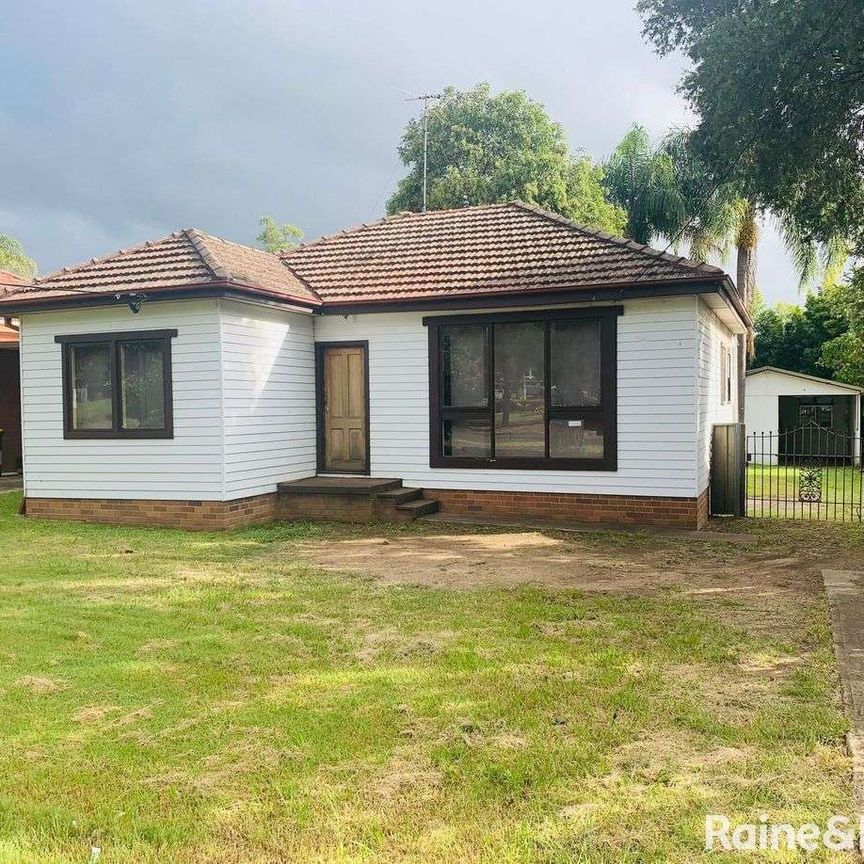 Spacious Family Home - Photo 1