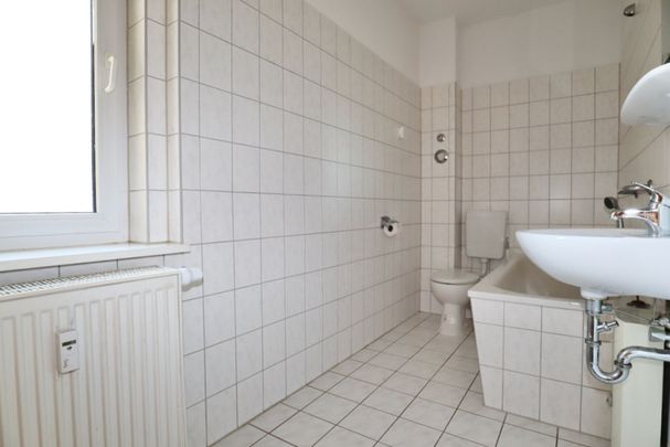 2-Raum • Einbauküche • Hell • Laminat • Tageslichtbad • Stellplätze • Top-Lage • Anschauen!? - Foto 1