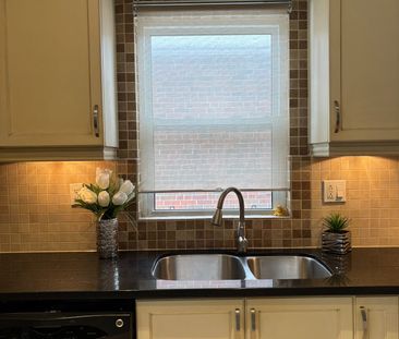 For Lease - 138 Poyntz Avenue, Toronto, Ontario - Photo 6