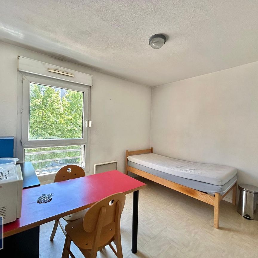 Location Appartement 1 pièce 18m² ST ETIENNE 42100 - Photo 1