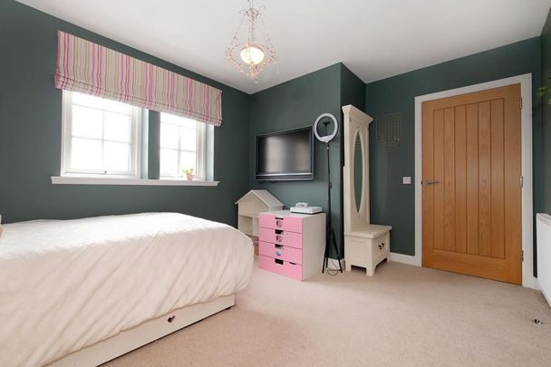 4 bedroom detached house to rent - Photo 1