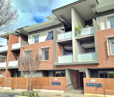 Open the door to effortless style - Photo 2