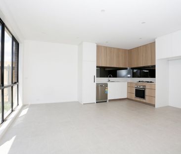 98 Royal Road, Braybrook VIC 3019 - Photo 2