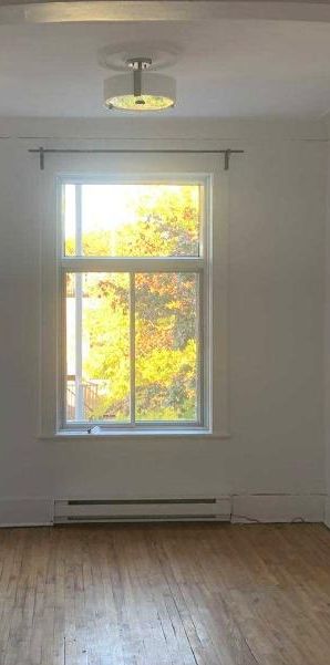 Logement 6 1/2 métro Cadillac - Photo 1