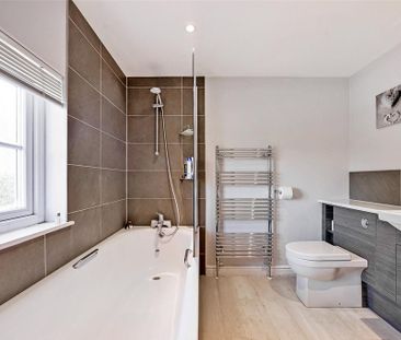 3 bedroom semi-detached house to rent - Photo 5