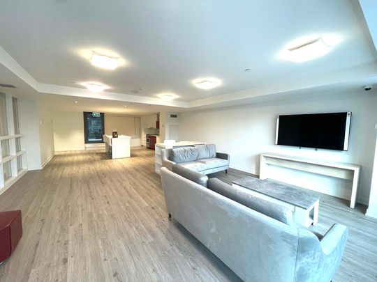 For Lease - 231 College Street Unit# 804R, Toronto, Ontario - Photo 1