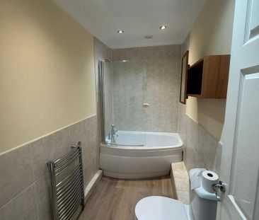 3 bedroom terraced house to rent - Photo 6