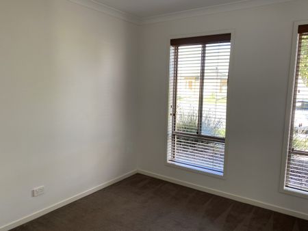 7 Edinburgh Court, SHEPPARTON VIC 3630 - Photo 3