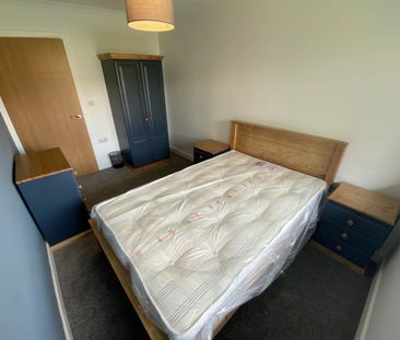 3 bedroom flat to rent - Photo 3