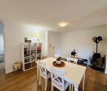 Spacious and Stylish Ground Floor Unit in Prime Clayfield Location - Photo 5