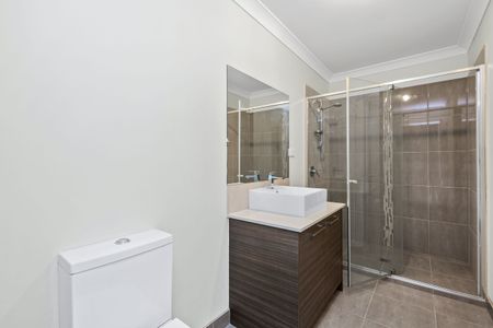Stunning 3-Bedroom Home in Greenvale - Photo 5