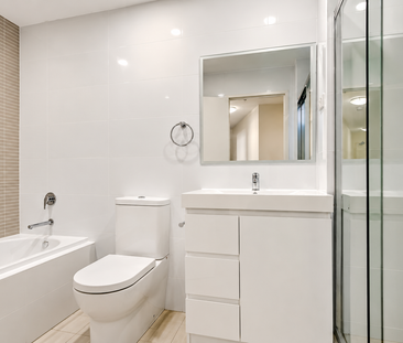 Premium 1-Bedroom Apartment in the Renowned Atmosphere Building 301 - Photo 2