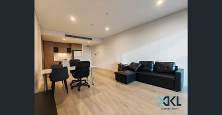 Luxury Two Bedroom Apartment - Photo 3