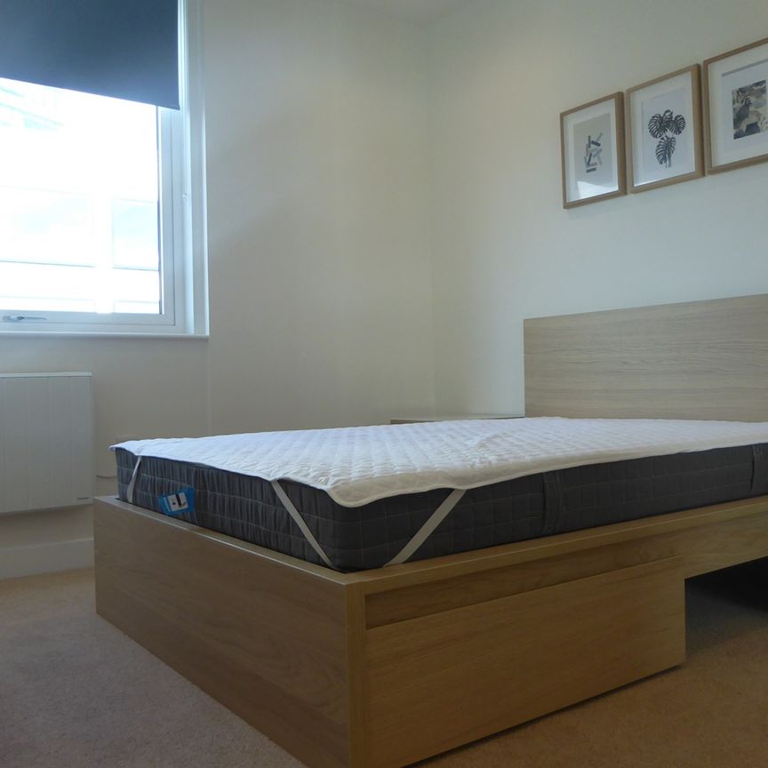Kings Reach, Reading, RG1 3FF - Photo 1