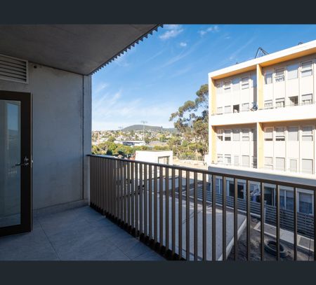 1 Queens Walk, New Town, Tas 7008 - Photo 2