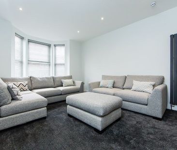 Cliff Mount, Hyde Park, Leeds - Photo 3