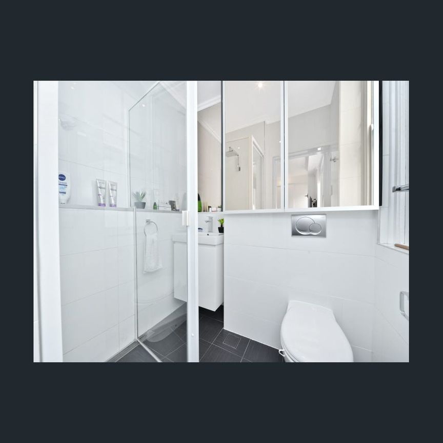 Stylish furnished designer studio - Photo 1