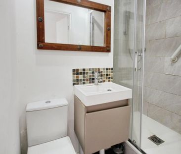 2 bedroom semi-detached house to rent - Photo 6