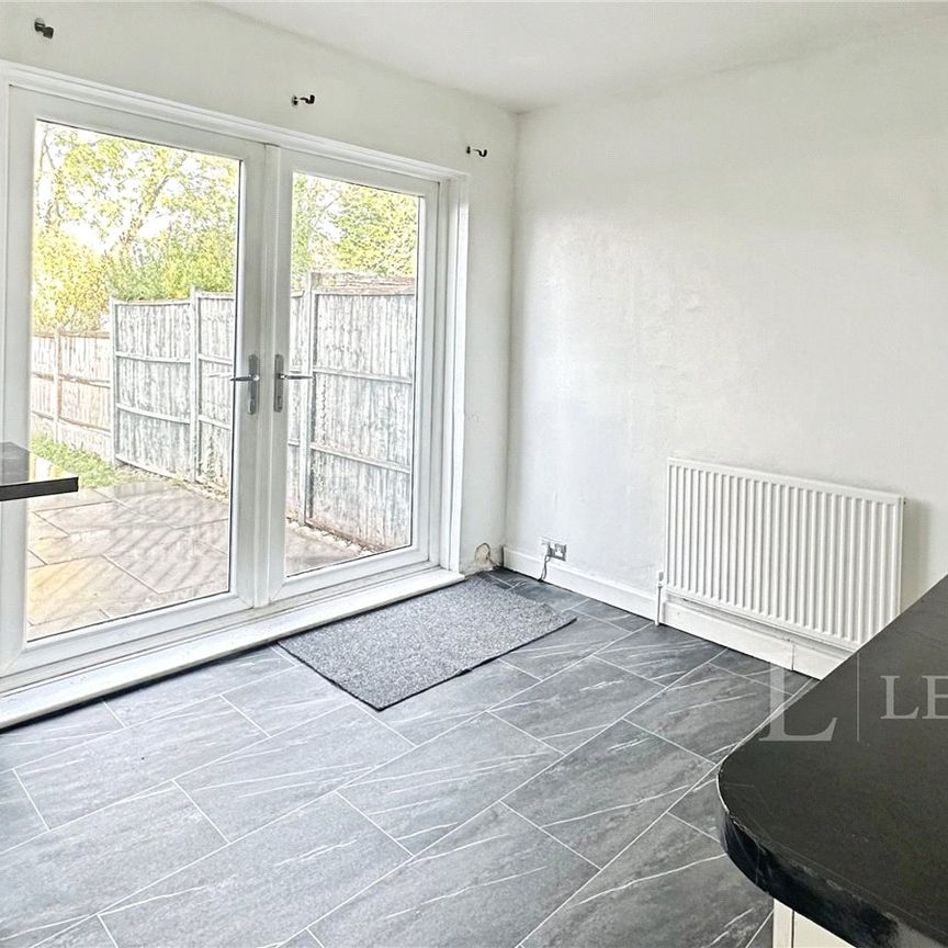 2 bedroom house to rent Third Avenue, Luton, Bedfordshire, LU3 - Photo 1