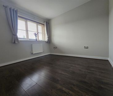 Groveside Park, Burnley - Photo 5