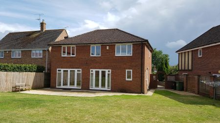 Friars Close, Shrivenham, SN6 - Photo 3