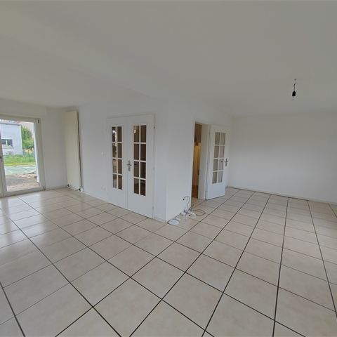 Location Maison 150.14 M² VILLAGE-NEUF 2 230 € - Photo 1