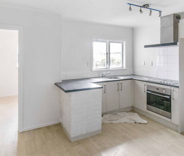 3 bedroom home in Manurewa! - Photo 3