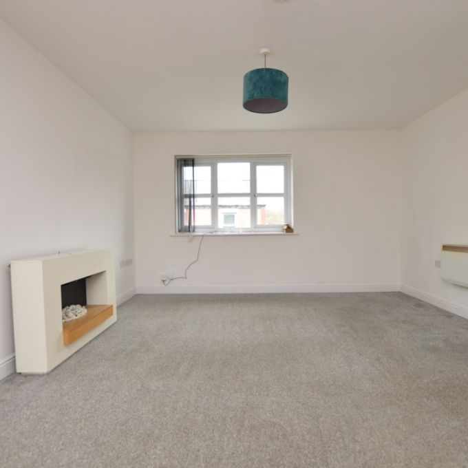 2 Bedroom FIrst Floor Flat - Photo 1